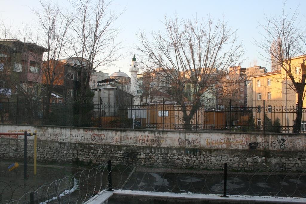 Mete Apartments Istanboel Buitenkant foto